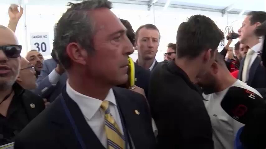 Ali Koç: "Göreceksiniz bu sene öyle ya da böyle her şeye rağmen şampiyon olacağız Allah'ın izniyle. Bu sözü ilk defa veriyorum. İnanın yapı konusunda da çözülmeler başlıyor."