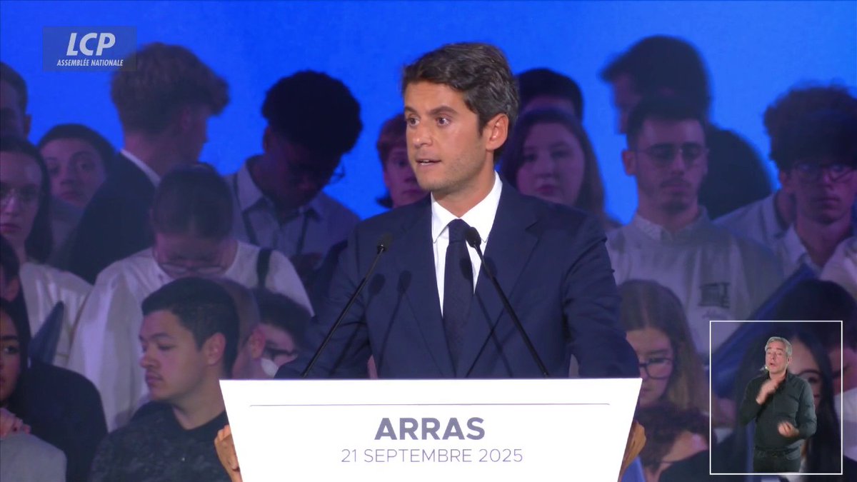 .Gabriel Attal parle de la "nouvelle République" qu'il appelle de ses voeux : "Nous proposerons un nouveau système de retraites libre, sans âge légal de départ, mais avec une durée de cotisation par points, avec une capitalisation ouverte aux Français". #Renaissance #Arras