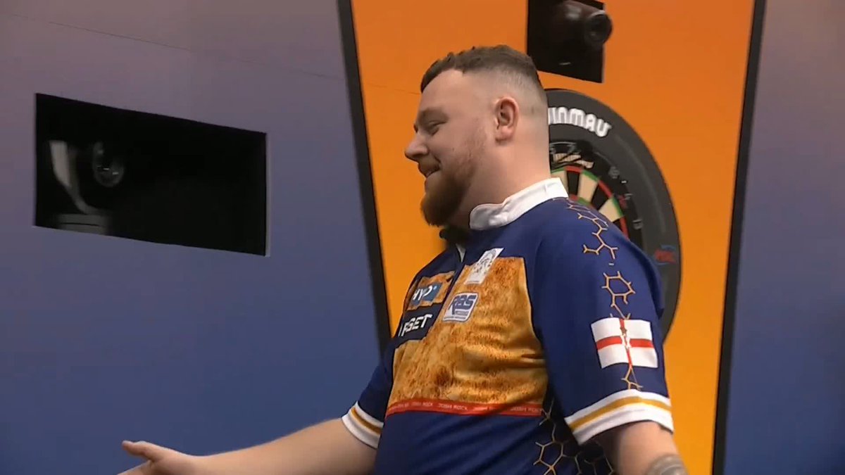 ROCKY ROLLS ON! Thibault Tricole's run in Hungary comes to an end with the Frenchman losing 6-3 to an in-form Josh Rock. It was another clinical performance from the Northern Irishman, who sets up a quarter-final clash against James Wade! 📺 #ET12 | R3