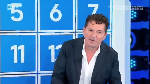 - Ti sento poco entusiasta, Giorgio. Dovresti dire che fortuna che ho! Giorgio: "Le fortune della vita non sono queste" 💀 #domenicain