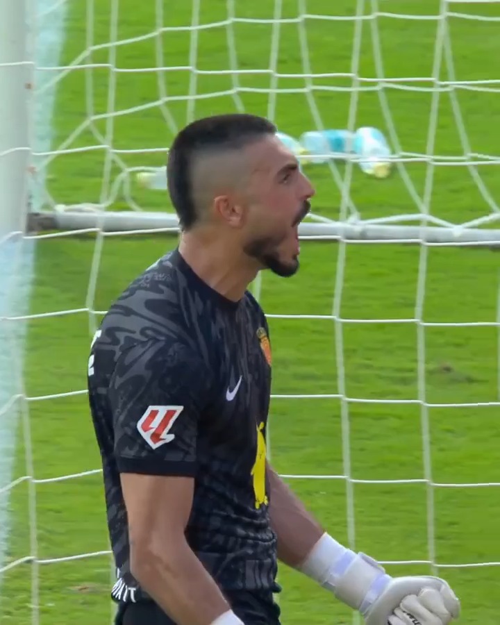 ¡Leonardo Román Riquelme paró el penalti! 🧤 RCD Mallorca | LALIGAHighlights