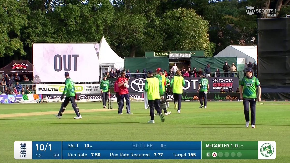 What. A. Grab 🤯 Curtis Campher with a phenomenal catch to dismiss Jos Buttler ☘️ 📺 TNT Sports & @discoveryplusuk