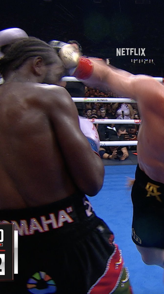 Canelo Álvarez caught Terence Crawford with a shot directly on the forehead late in the 11th round of their fight... CRAWFORD DIDN'T EVEN FLINCH 😳 #CaneloCrawford