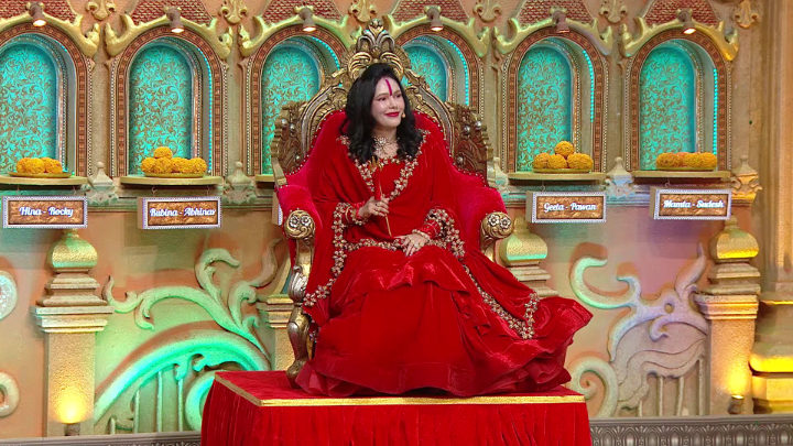 Radhe Maa se Munawar ne poocha ek sawaal, kya Abhishek aur Isha phir se aayenge saath? 🫣💕 Dekhiye #DhamaalWithPatiPatniAurPanga - Jodiyon Ka Reality Check, har Sat-Sun raat 9 baje, #Colors aur JioHotstar par. Sonali Bendre Behl munawar faruqui #AbhishekKumar #IshaMalviya GURMEET CHOUDHARY debina bon choudhary Hina Khan #RockyJaiswal #RubinaDilaik #AbhinavShukla Avika Gor #MilindChandwani Swara Bhasker #FahadAhmad geeta phogat Pawan Saroha Sudesh Lehri #MamtaLehri
