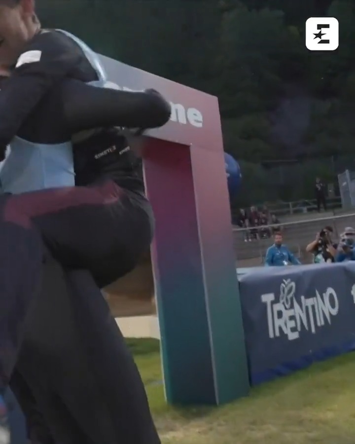KUBACKI I STOCH JAK ZA DAWNYCH LAT!! W tym konkursie nie było lepszego duetu. Luty 2026. Ta sama, olimpijska, skocznia, #MilanoCortina2026 i... Och, jak łatwo się rozmarzyć. #skijumpingfamily #Predazzo