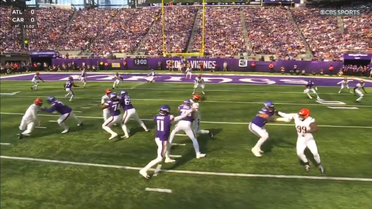 .Carson Wentz's 1st TD in Purple gives the #Vikings the early lead. 📺: NFL on CBS 🏈