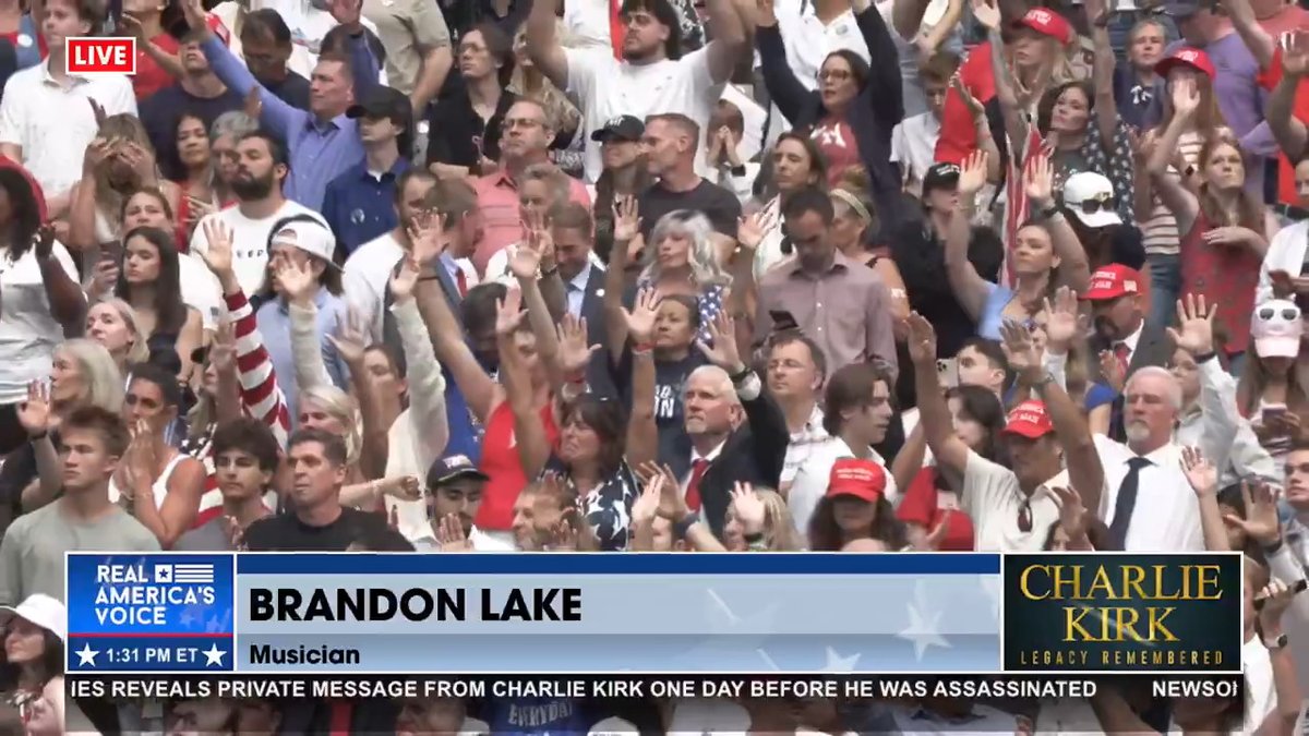 CROWD SINGS AND WORSHIPS TOGETHER AT CHARLIE KIRK'S SERVICE: "EVERY VOICE, EVERY HAND" -Brandon Lake