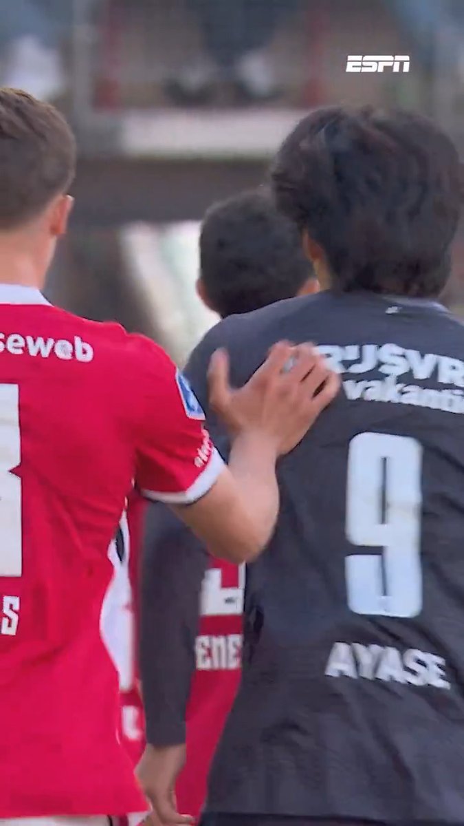Kees Kwakman en Kenneth Perez over het opstootje in de rust van AZ - Feyenoord 🔎 "Die gasten denken ook: wat is dit voor malloot?!" #azfey