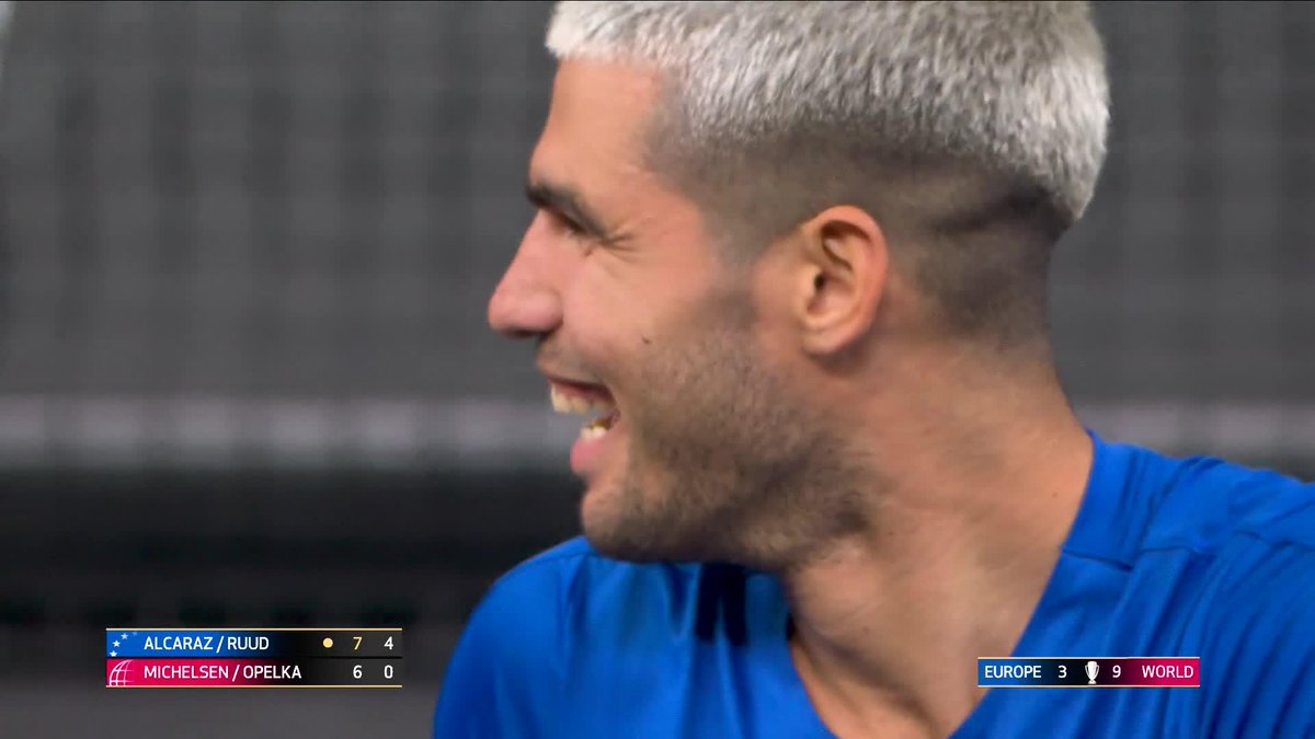 CARLOS ALCARAZ HITS ONE OF THE CRAZIEST VOLLEYS YOU’LL EVER SEE AT THE LAVER CUP Literally, how? 🤯🤯🤯🤯🤯