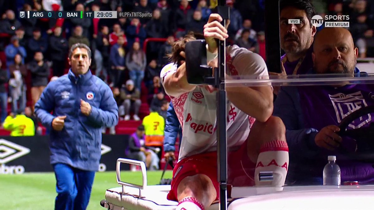 Pobre Mati Giménez, estuvo todo el 2024 recuperándose de la rotura de ligamentos. Llega a #AAAJ para tener continuidad y cuando estaba en su mejor momento, estas lágrimas. 😢