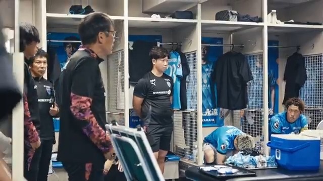 試合前のロッカー内の熱や緊張感などチームの裏側にフォーカスしリアルな世界をお届けしている「HAMABLUE FILM」。 #アルビレックス新潟 戦の #HAMABLUEFILM は今夜20時公開です。 #yokohamafc #横浜FC #横浜FC新潟
