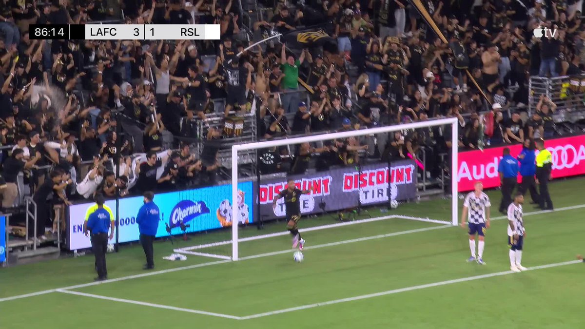 Hat trick for Denis Bouanga ⚽⚽⚽ (via Major League Soccer)