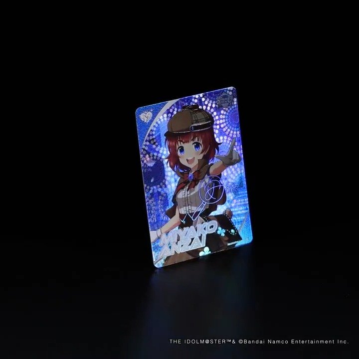 ————————————♪✧ #アイマスカードフォリオ #シンデレラガールズ ver. vol.1 アソビストアで販売中! ♪✧———————————— #安斎都 さんのCGRをご紹介♪ 瞳やサインがキラキラ光り輝きます✨ 🛒初回生産版BOXには限定スリーブが封入! ご購入はこちら!