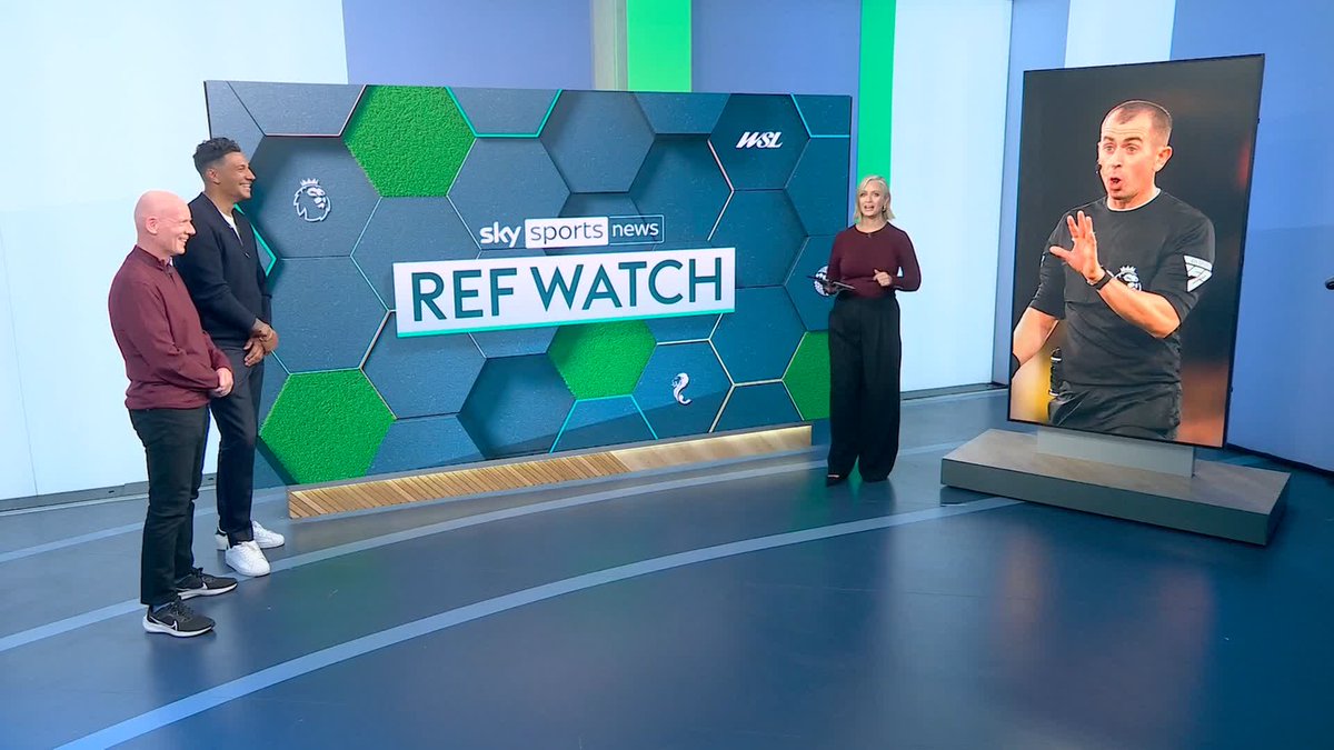 "I think it's crazy, to be honest" Jay Bothroyd and Dermot Gallagher react to Kiernan Dewsbury-Hall's yellow card in the Merseyside derby ⤵️