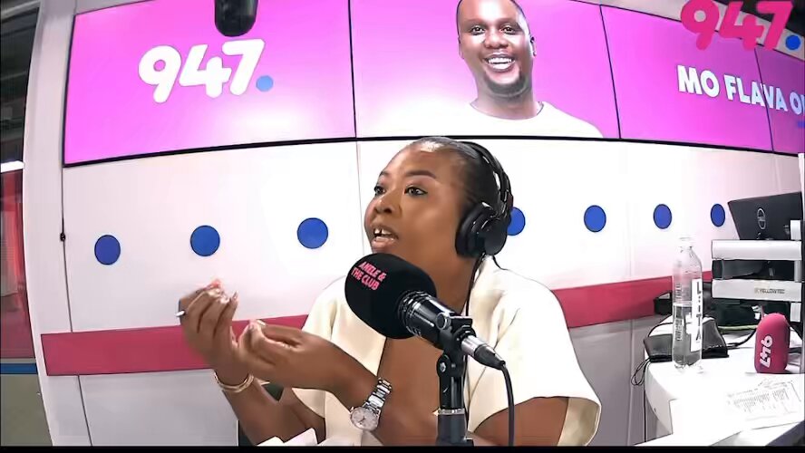 An Arrogant magogo going all over media houses with the impression that she must be asked sweet questions. When asked uncomfortable questions she insults them🚮🚮 Worse she says she will need 20 years to improve the city of Johannesburg💔😭 how old well she be after 20 years.