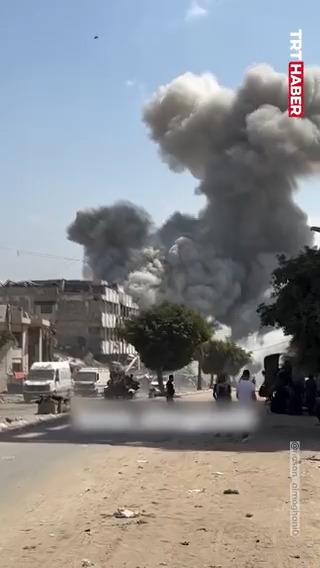 Soykırımcı İsrail, Gazze'de tıbbi yardım merkezini bombaladı.