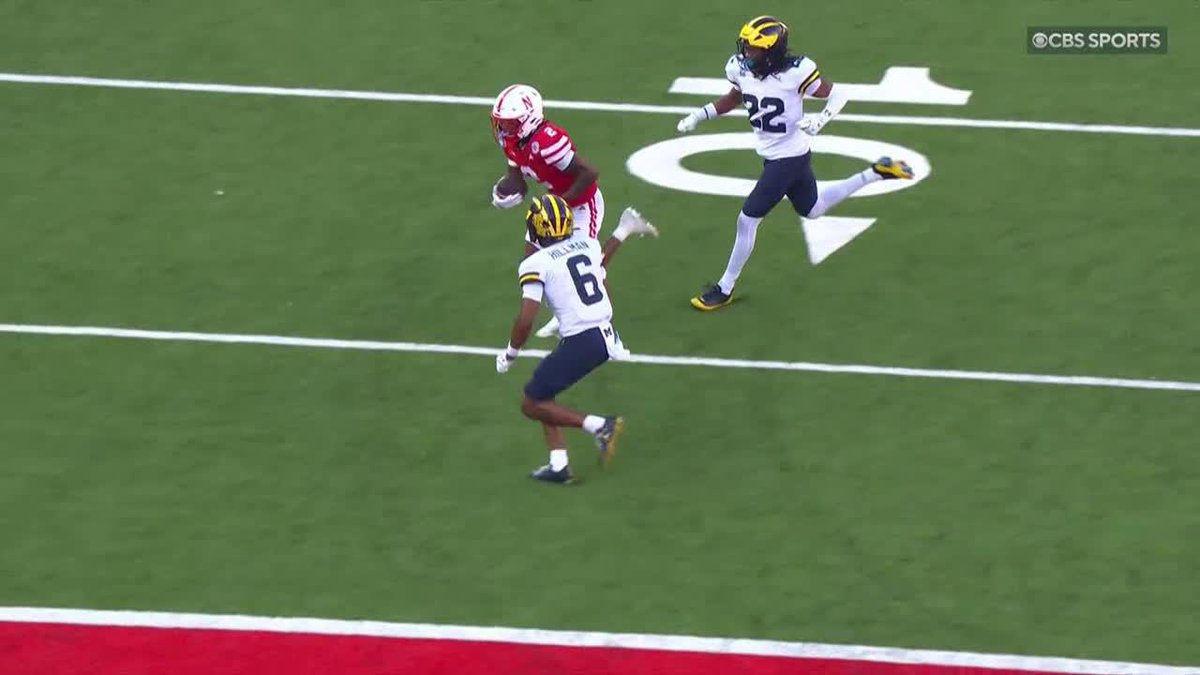 The guts by Jacory Barney to catch this! (still don't really understand how this isn't targeting)