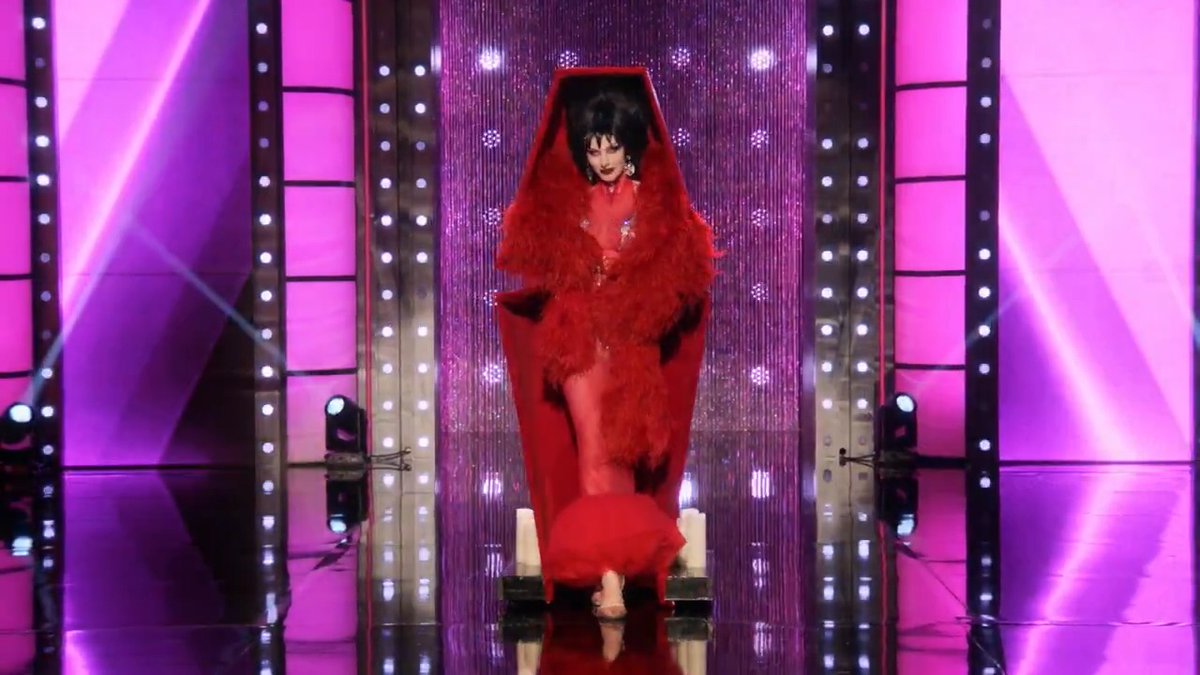 Get out your coffins — fall AND spooky season have arrived! 🍂⚰️ #DragRace