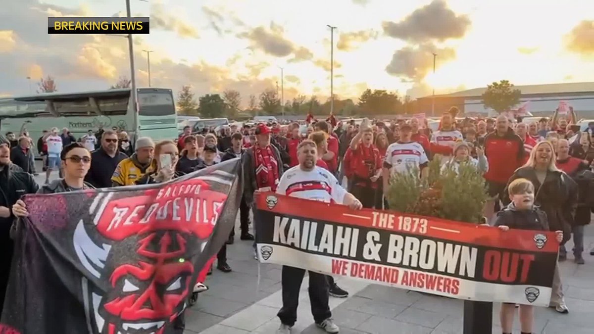 BREAKING: Salford deducted two points for breaching RFL rules with their team selection for opening game of season against St Helens 🚨 Salford's points total in the table is reduced from 6 to 4 and does not affect their their final position of 12th - bottom of the standings.