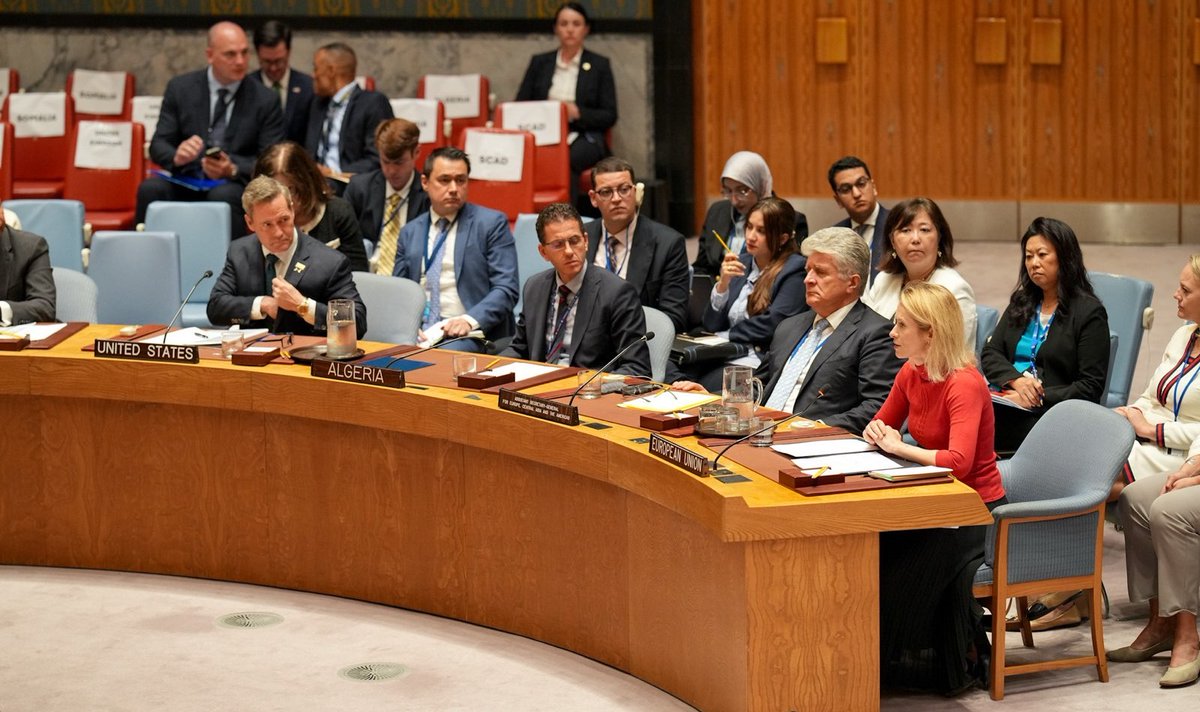 It cannot be that Russia “accidently” violates three times in two weeks European air space. Russia is testing European borders and probing our resolve. It will continue to provoke as long as we allow it. My statement at the United Nations Security Council ↓
