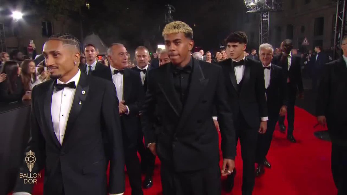 🚨 LE CAMP BARCELONAIS ARRIVE EN FORCE À PARIS 🇫🇷. 🌕💙❤️ #BallonDor