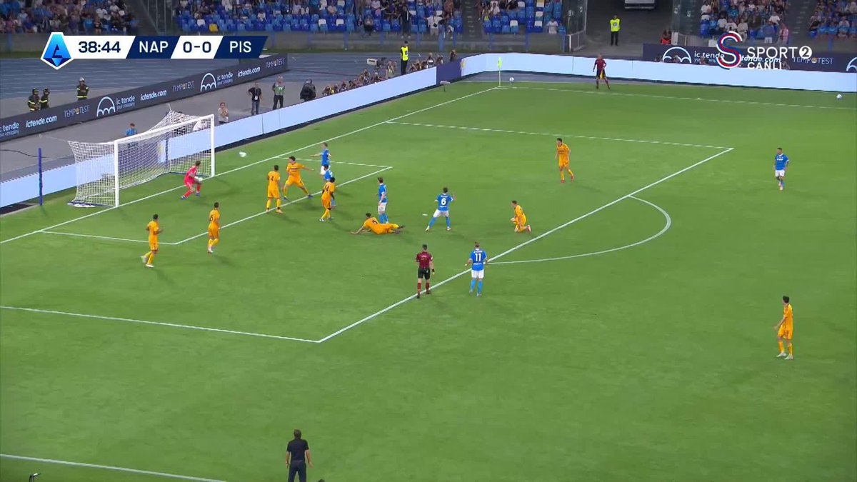 Billy Gilmour, Napoli'yi 1-0 öne geçirdi. ⚽️