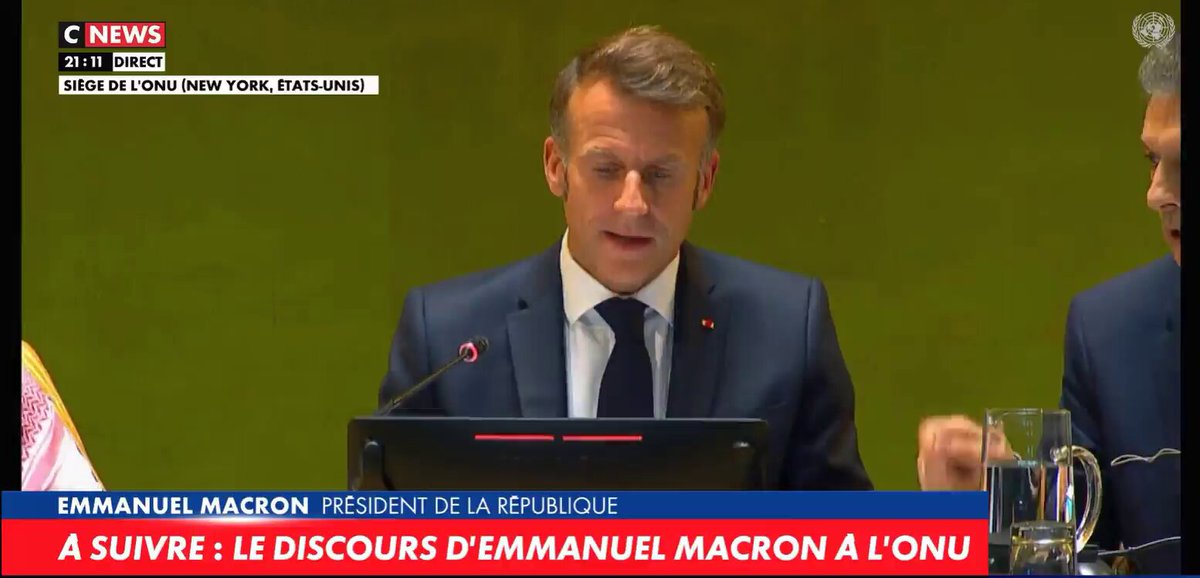 Macron est heureux. Macron a tous les projecteurs fixés sur lui. Macron copréside avec l'Arabie Saoudite, la Conférence de l'ONU pour reconnaître l'Etat de la Palestine. Macron a tapé avec son petit marteau, symbole d'autorité. Macron sait que cela ne sert à rien mais il s'en fout, Macron jubile, Macron est dans son plus beau costume. Macron se croit important, simple opération de communication, comme d'hab...