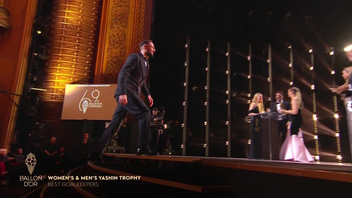 🧤 GIANLUIGI DONNARUMMA AND HANNAH HAMPTON THE 2025 YACHINE TROPHY WINNERS! #ballondor