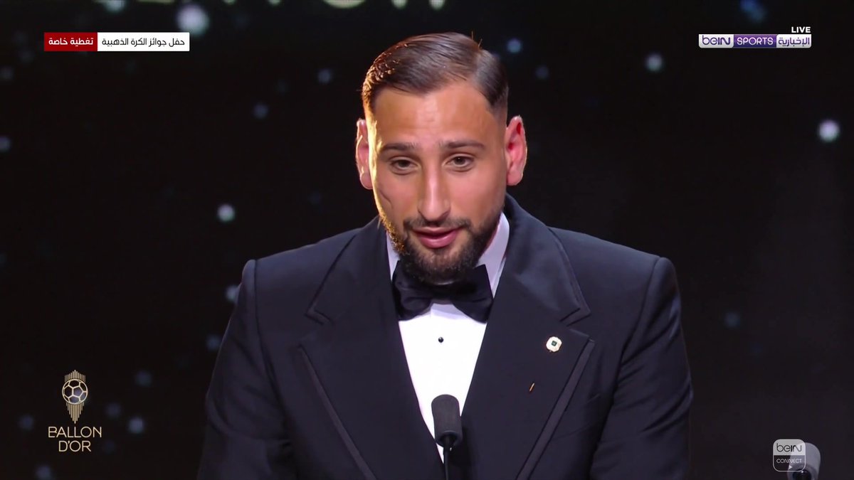 🚨 حفل جوائز الكرة الذهبية 🧤 جيانلويجي دوناروما يفوز بجائزة "ياشين" لأفضل حارس مرمى في العالم لعام 2025 #الكرة_الذهبية #BallonDor