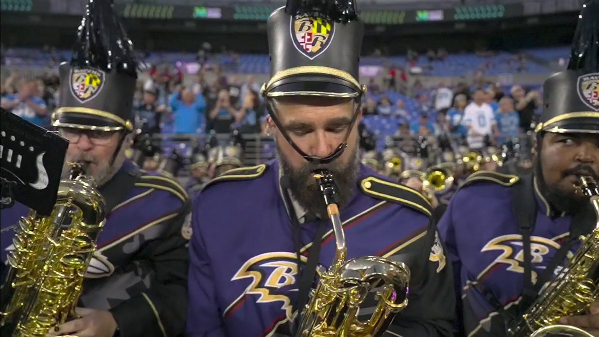 "What's goin' on with your chin strap?" 🤣 Jason Kelce grabbed a sax and joined the Ravens' band.