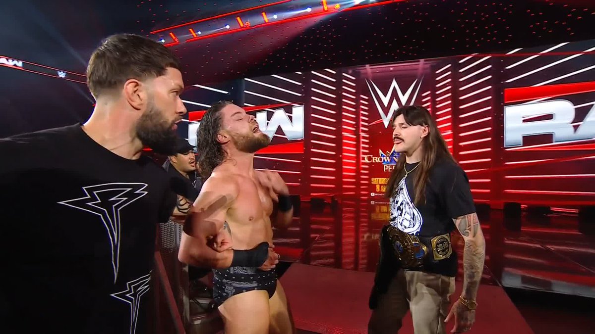 Dom was frozen so Finn ran in to save JD from Rusev... 😬 Guessing no party tonight in The Judgment Day clubhouse?