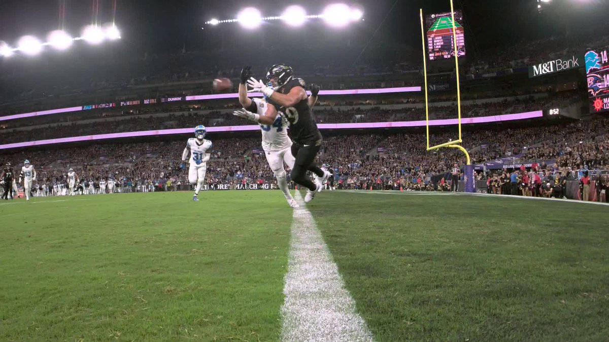 LAMAR CONNECTS WITH MARK ANDREWS FOR HIS FIRST TD OF THE SEASON 🔥