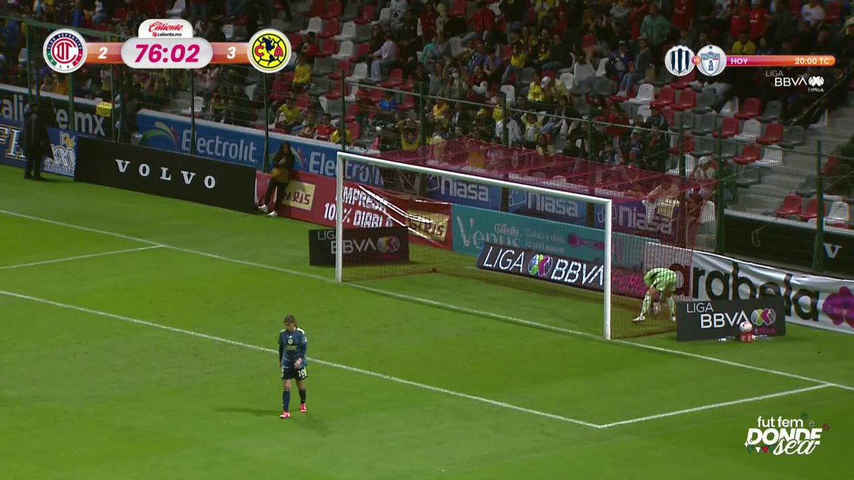 Paños había sacado 2 en el primer tiempo... ¿Y esto que es? 😐