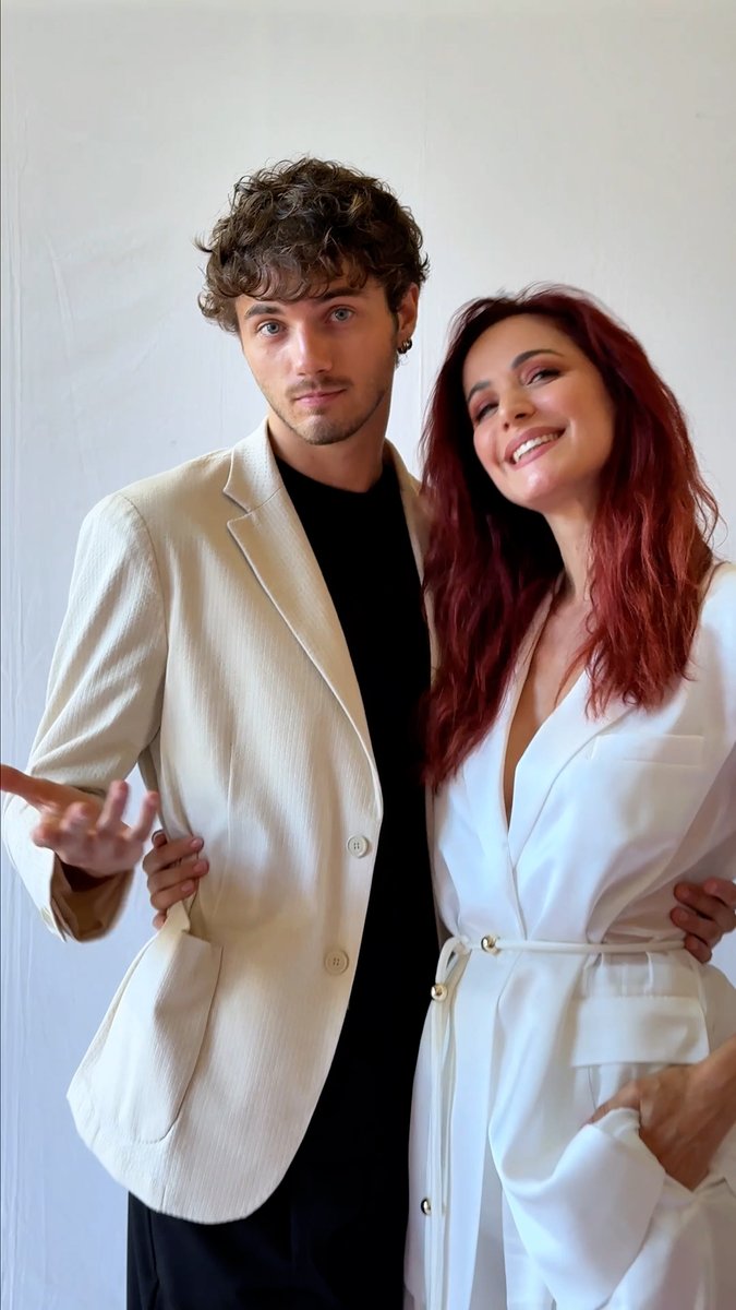 💃 #AndreaDelogu e #NikitaPerotti stanno perfezionando ogni passo: sorrisi, ritmo e tanto allenamento 🔥 Il grande debutto è vicino: 27 settembre, prima serata, su #Rai1 e #RaiPlay ✨
