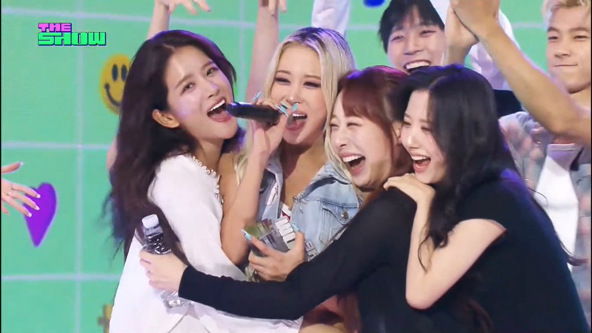 DAYOUNG's "body" encore with special appearances and cheers from WJSN's EXY, BONA, YEONJUNG, and CRAVITY's HYEONGJUN. #DAYOUNG1stWin #BODY1stWin #다영 #DAYOUNG #BODY #DAYOUNG_BODY