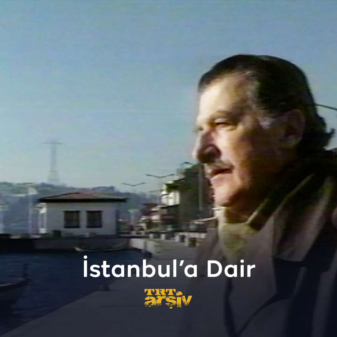 “Bu şehri bir kitap gibi okumayı başarabiliyor muyuz?” 🤔 #MücapOfluoğlu’nun sesiyle İstanbul sokaklarında dolaşıyoruz.
