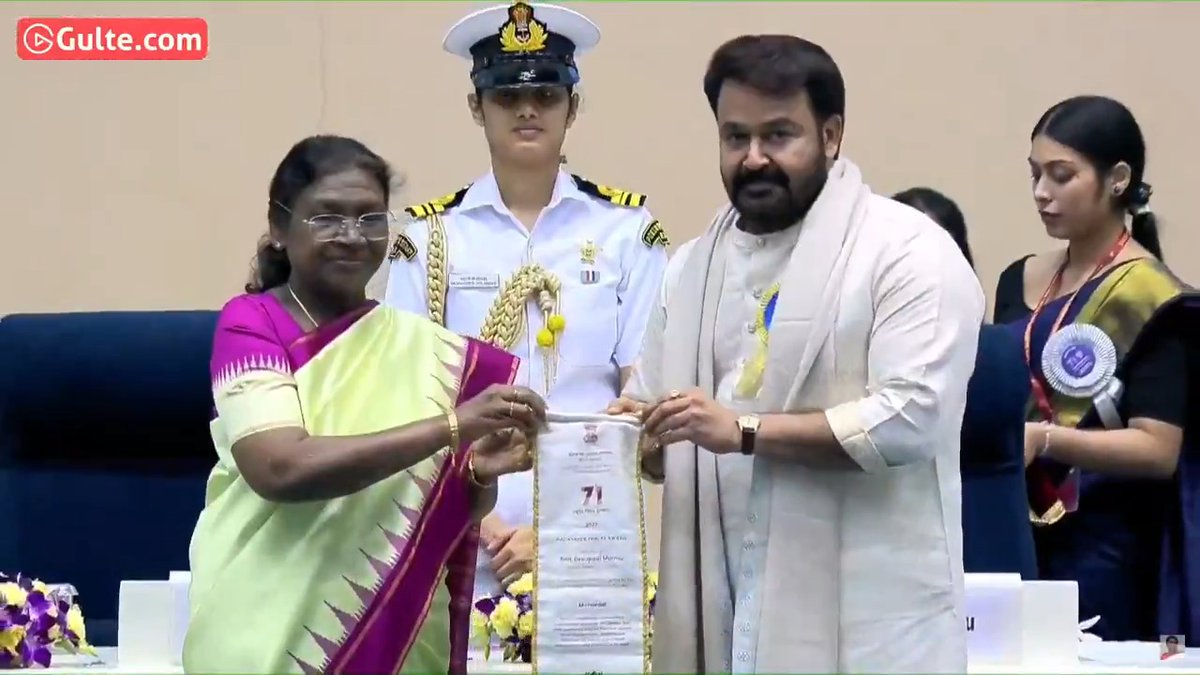 STANDING OVATION FOR THE COMPLETE ACTOR, @MOHANLAL ! #Mohanlal received the DADASAHEB PHALKE AWARD for his outstanding contribution to the growth and development of Indian cinema. #71stNationalAwards