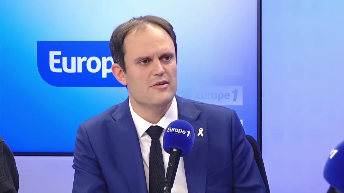 🇫🇷 "Je n’ai jamais aimé que l’on demande à des footballeurs de parler politique. Voir Cantona donner des leçons de géopolitique, ça prête à sourire", a lancé Yonathan Arfi, président du Crif, à Pascal Praud, ancien chroniqueur sportif de TF1 pendant 20 ans.