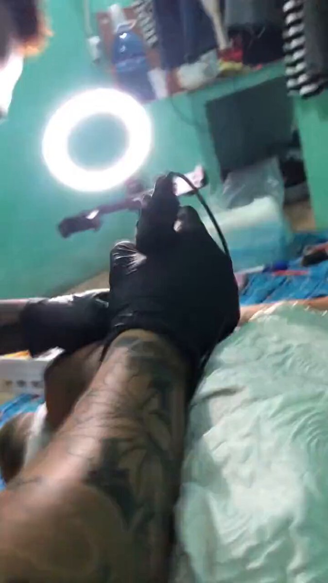 Đi xăm mấy tiệm xăm có tâm như này đỡ đau hẳn