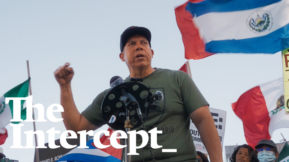As the Trump administration ramps up its anti-immigrant campaign, activists like Ron Gochez of Unión del Barrio are showing how to resist. 📹 brandon tauszik