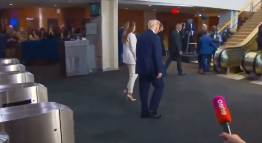 Trump trying to get into Heaven when the Rapture starts