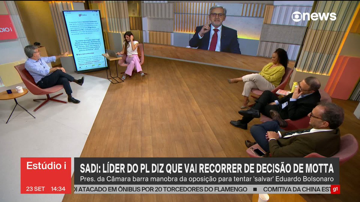 Sóstenes Cavalcante, líder do PL na Câmara, disse a Sadi que já havia acertado previamente com Hugo Motta a indicação de Eduardo Bolsonaro como líder da minoria, mas que, por pressão externa, ele recuou. ➡️ Assista à #GloboNews: #Estudioi