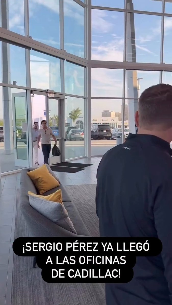 ¡Qué emoción! Sergio Pérez ya se encuentra en las oficinas de Cadillac Formula 1 Team. El piloto mexicano estará subiéndose al simulador, y próximamente probará un monoplaza. 🏎️ Video: Cadillac