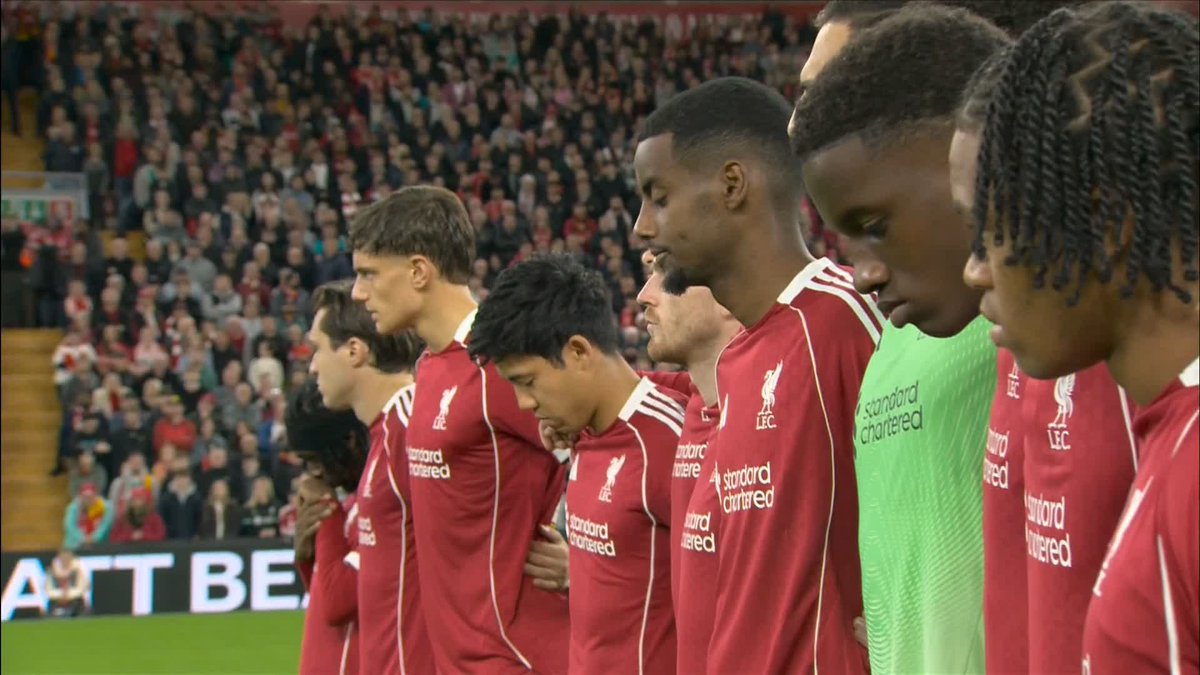 Anfield pays tribute to Matt Beard ❤️