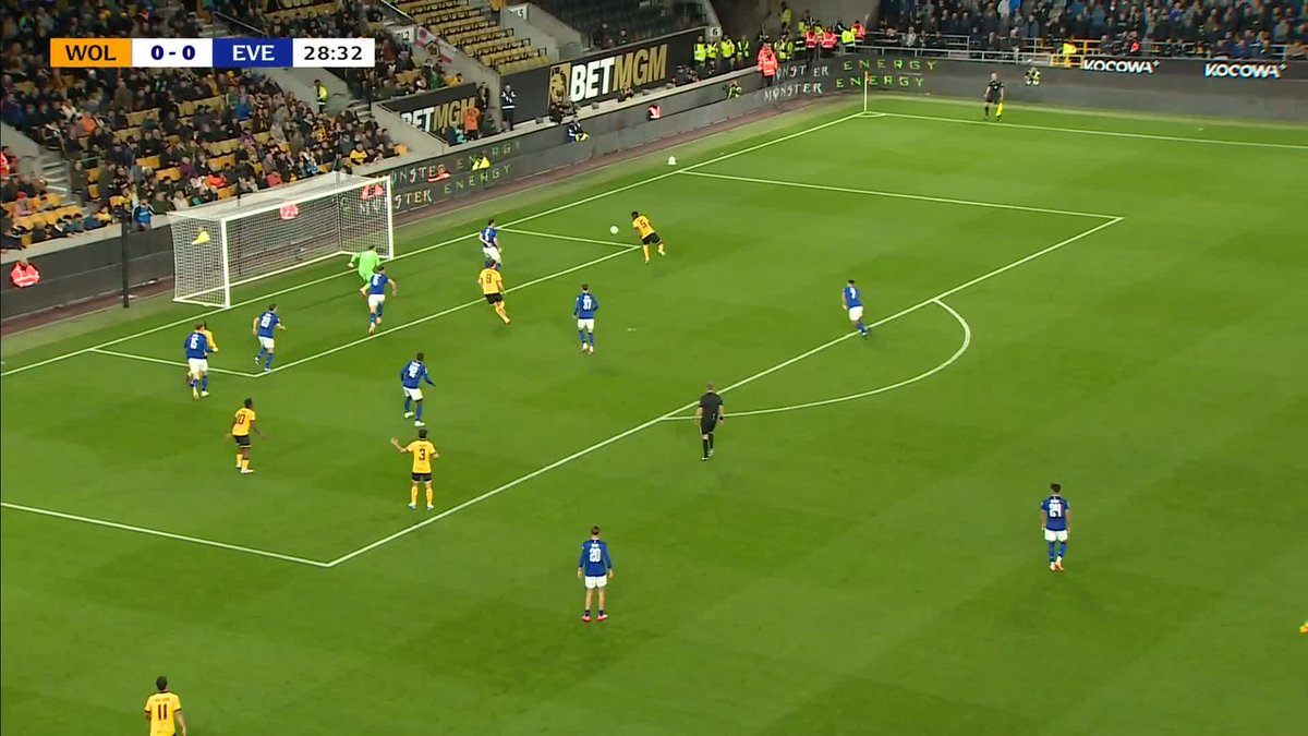 Marshall Munetsi gives Wolves the lead against Everton! ๐บ