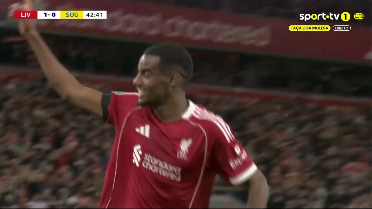 🚨🚨 LE PREMIER BUT DE ALEXANDER ISAK SOUS LES COULEURS DE LIVERPOOL ! 🇸🇪⚽️🔥 Tout seul dans la surface, il envoie le ballon facilement dans les filets !