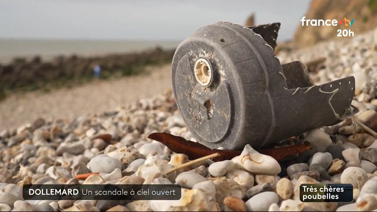 🗑⚡ Du plastique, des vêtements et même des pierres tombales jetés sur le littoral normand : le scandale à ciel ouvert de la décharge Dollemard. #JT20h