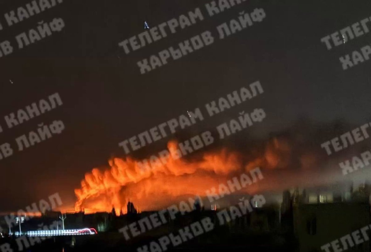 More than 20 explosions went off in Kharkov. A Geran-2 drone raid is underway. At least two sites are on fire. Most of the strikes hit the Kholodnogorsky district of the city, where the TPP-5 is located.