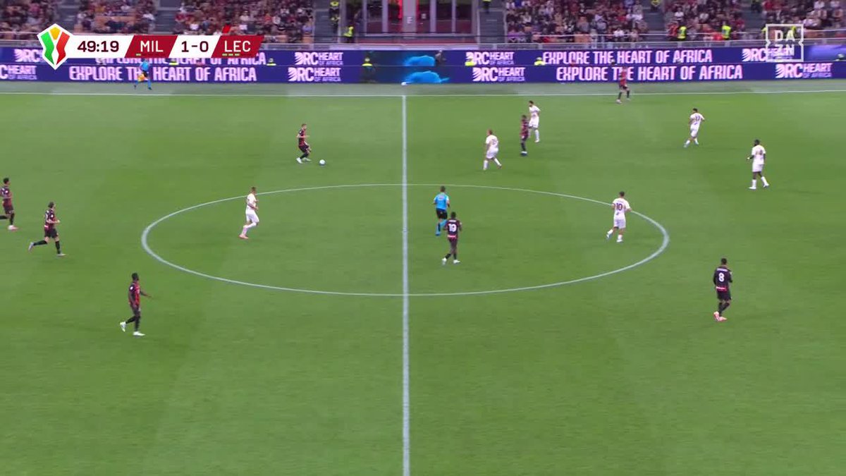 Le tout 𝟭𝗘𝗥 𝗚𝗢𝗟𝗔𝗭𝗢 de Christopher Nkunku avec l'AC Milan !! 🤸‍♂️❤️🖤 Et qui dit but de Nkunku dit forcément...𝗕𝗔𝗟𝗟𝗢𝗡 ! 🎈 (DAZN France)