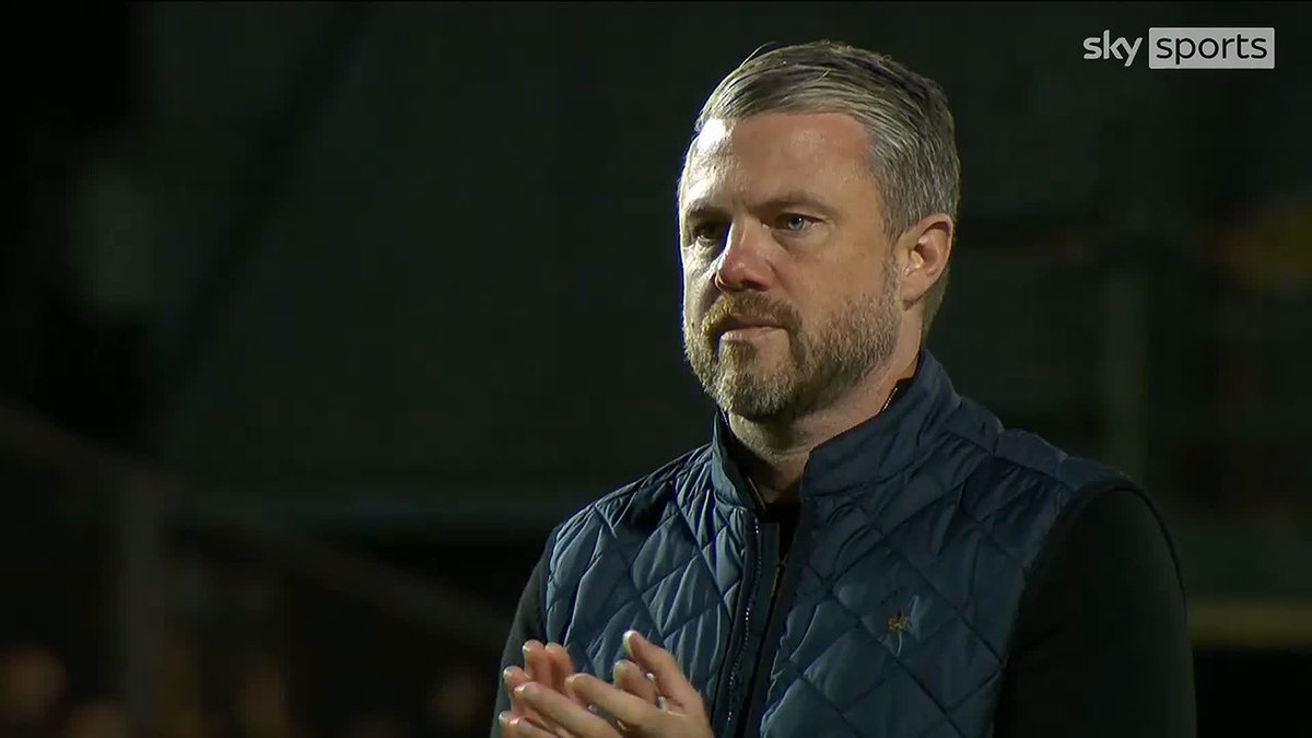 🔴 The travelling Aberdeen fans let their frustration be known at full time after their 2-0 defeat at Dundee Utd leaves them bottom and winless in the Premiership without scoring a goal ⤵️